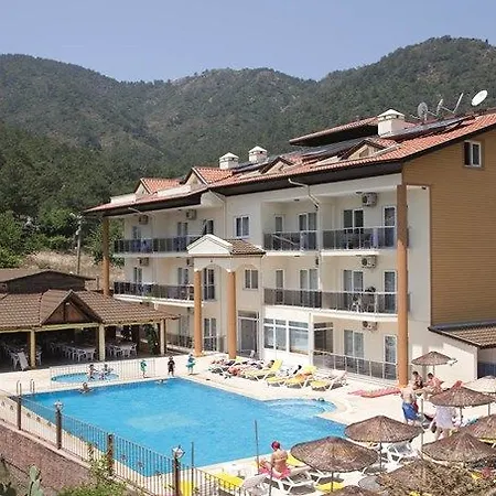 Hotel Club Tokmak Icmeler